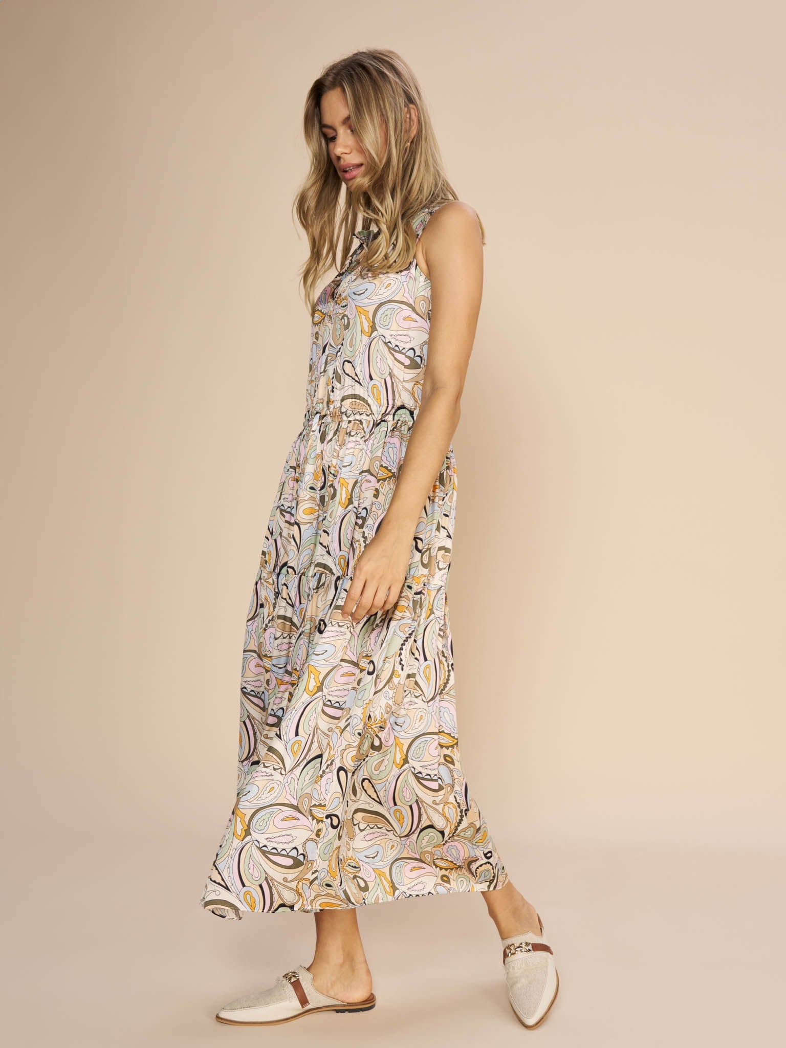 Modelshot / Smoke Green / Detail